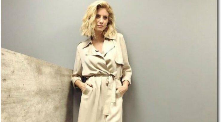 Βρήκαμε το σακάκι της Ευαγγελίας Αραβανή και είναι τέλειο για γιορτινά looks