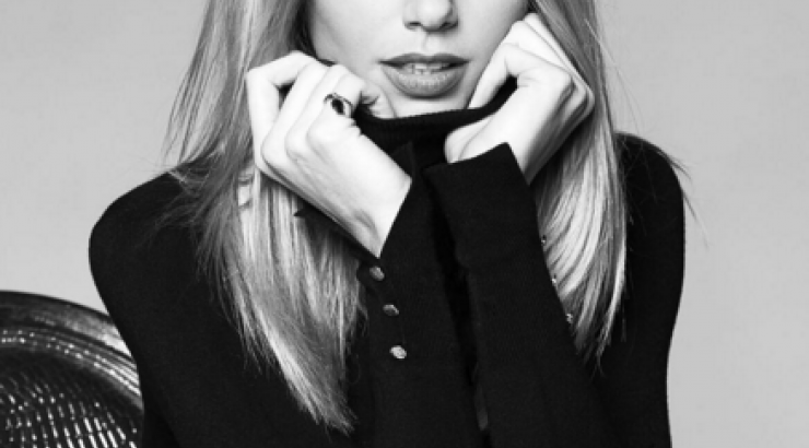 Έβελυν Καζαντζόγλου: Δείτε την να κάνει διάδρομο με ψηλοτάκουνα!