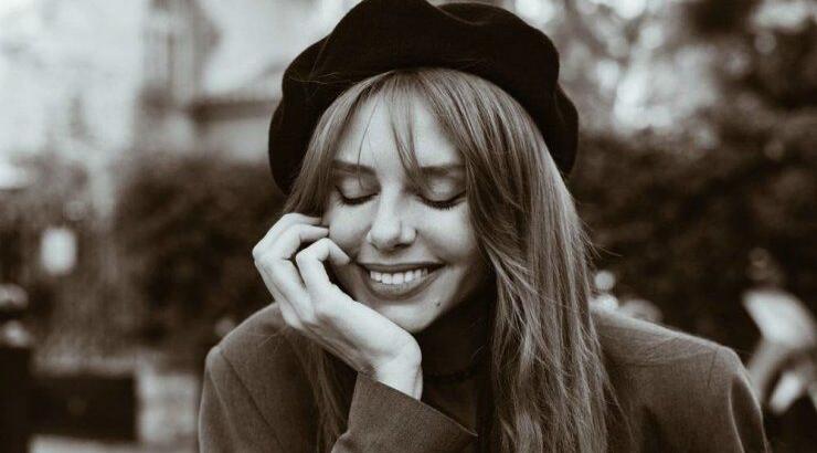 Η Έβελυν Καζαντζόγλου σου δείχνει βήμα βήμα πώς να τακτοποιείς τη ντουλάπα σου! [εικόνες & βίντεο]