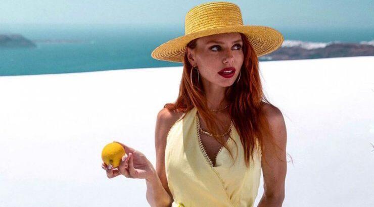 Έβελυν Καζαντζόγλου: Αν λατρεύεις τις πόζες της σου δίνει τα tips της!