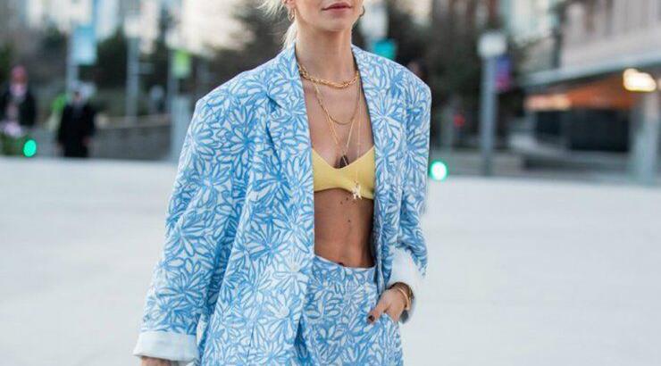 Το νέο crop top που πρέπει να βάλεις στη γκαρνταρόμπα σου αυτή τη σεζόν