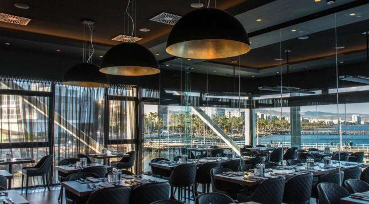 Φάγαμε πραγματικά καλό στέικ, σε ένα εστιατόριο με μοναδική θέα