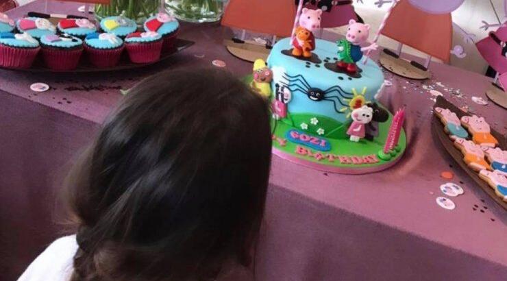 Ζευγάρι της κοσμικής ζωής του νησιού γιόρτασε τα τρίτα γενέθλια της κόρης του! [εικόνες]