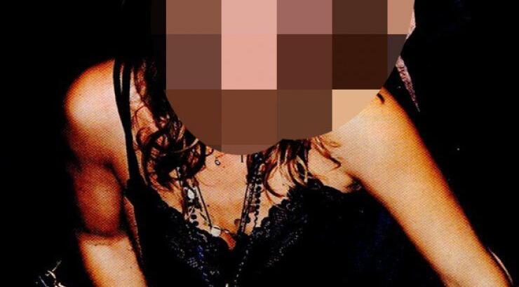 Τα δημόσια φιλιά επώνυμης Κύπριας στην Αθήνα [εικόνες]