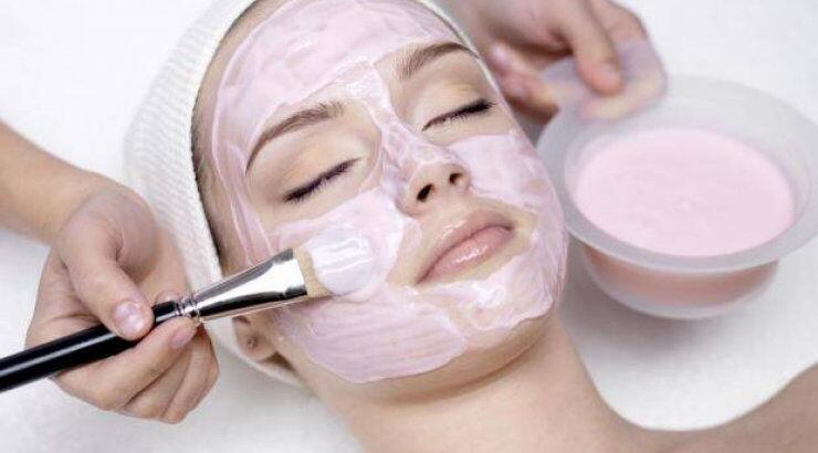 Μια μάσκα ομορφιάς που δουλεύει καθώς κοιμάστε