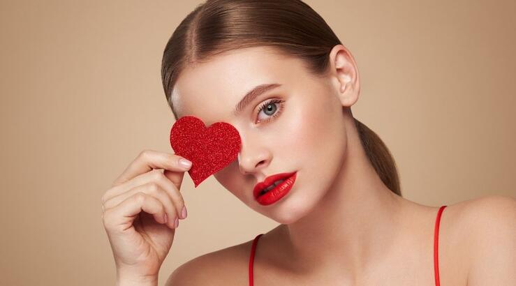 10 διακριτικά σχέδια νυχιών για να ανανεώσεις το μανικιούρ σου πριν το Valentine’s day 