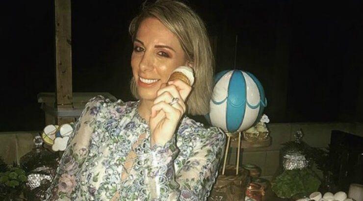  Paparazzi: Πετύχαμε την Ήβη Κυπριανού σε απογευματινή βόλτα με το γιο της Κωνσταντίνο Αλέξιο 