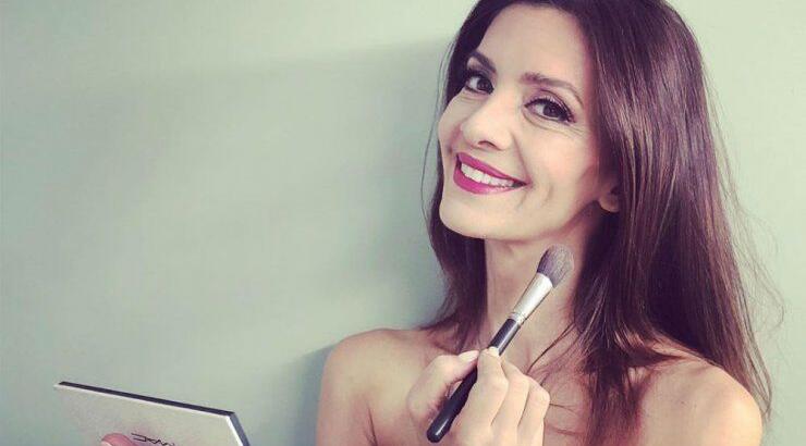 Κατερίνα Λέχου: Ποζάρει χωρίς ίχνος μακιγιάζ στα 53 της και μας εντυπωσιάζει [εικόνα]