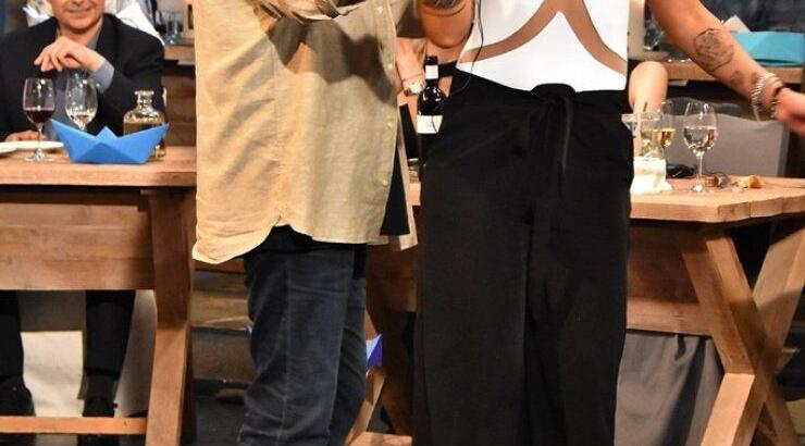 Η Ειρήνη Κολιδά ήταν καλεσμένη του Σπύρου Παπαδόπουλου και εκείνος δεν πήρε τα μάτια του από πάνω της