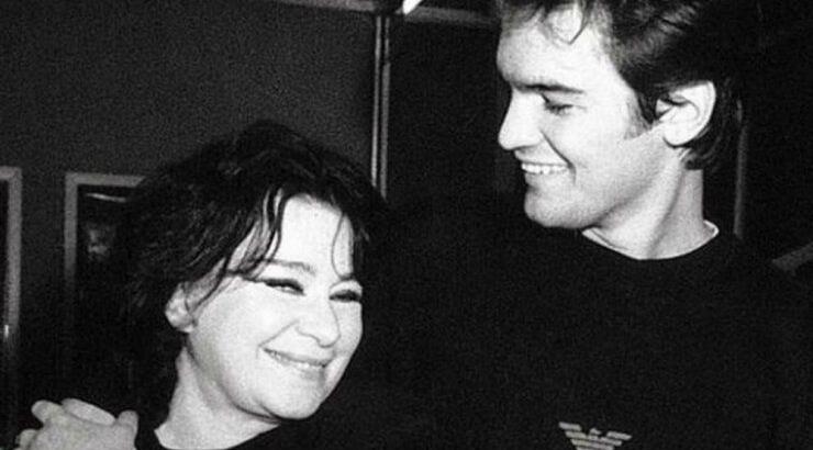 Κωνσταντίνος Καζάκος: Η ερώτηση που του κάνουν για τη μητέρα του και τον έχει κουράσει!