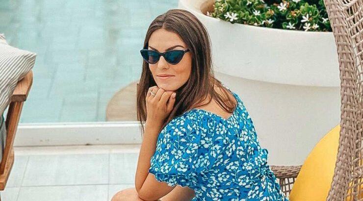 Κρίστη Αγαπίου: Τα στιγμιότυπα αγκαλιά με τη μικρή Ελύσια στην παραλία που μας ενθουσίασαν! [εικόνες]