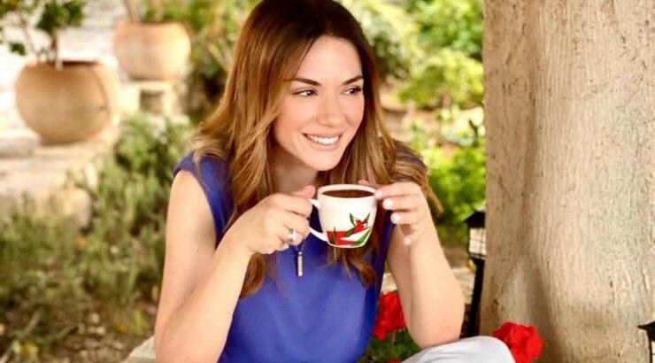 Βάσω Λασκαράκη: Εξηγεί πως διέρρευσε ο αριθμός του τηλεφώνου της στο internet [βίντεο]