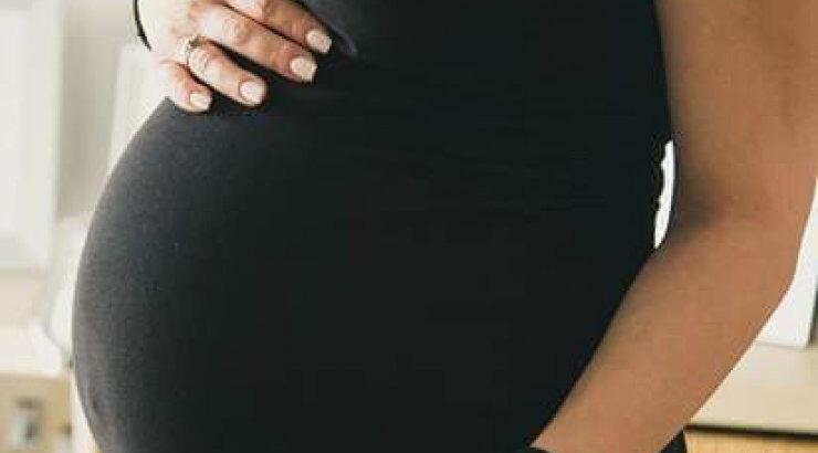 Επώνυμη Κύπρια γεννάει από στιγμή σε στιγμή και μας δείχνει την τελευταία φωτογραφία με την κοιλιά 