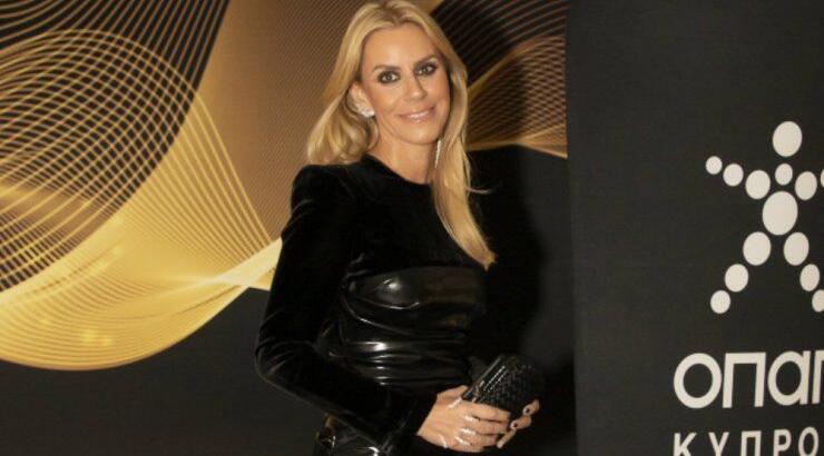 Η Λώρια Χατζηγεωργίου φόρεσε το πιο κομψό vinyl φόρεμα