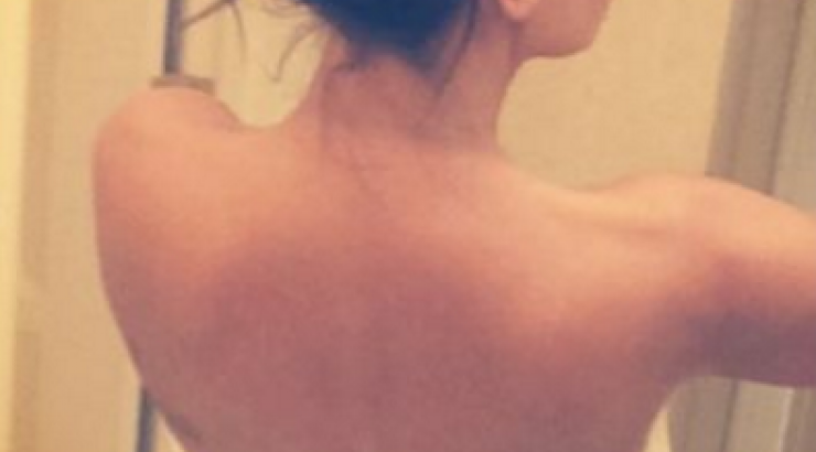 Επώνυμη Ελληνίδα “κολάζει” το instagram με τη σέξι selfie της στο μπάνιο!