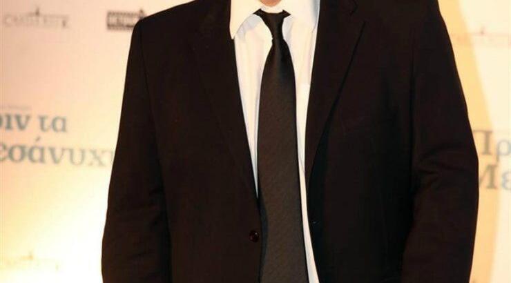 Έλληνας ηθοποιός μιλά ανοικτά για την υιοθεσία του και τα δύο του επίθετα!