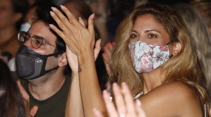 Ιαν Στρατής: Πως απαντάει στο ενδεχόμενο να επισημοποιήσει τη σχέση του με την Μαίρη Συνατσάκη μέσα στο 2022 [βίντεο]