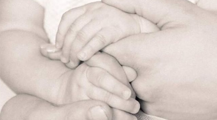 Η πιο γλυκιά φωτογραφία επώνυμης Κύπριας με την μπέμπα της!