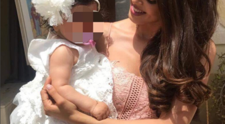 "Λιώσαμε" – Η Μαρκέλλα Μαρίνα Κωνσταντίνου ποζάρει με την κορούλα της φορώντας τα ίδια ρούχα!