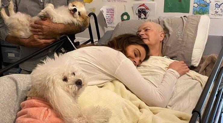 Maria Menounos: Η ιστορία που περιέγραψε για τη μητέρα της που "έφυγε" - "Είναι εδώ μαζί μου και με αγκαλιάζει" [εικόνες]