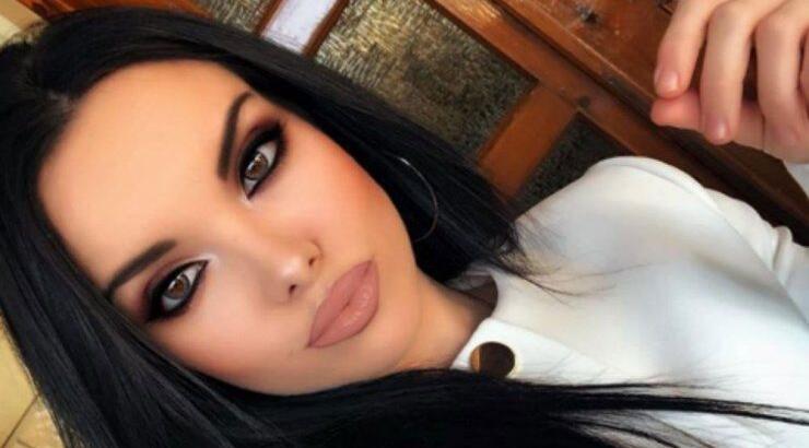 Μαρία Μπέη: Η πρώην παίκτρια του "Μaster Chef" ποζάρει με μαγιό και μας εντυπωσιάζει