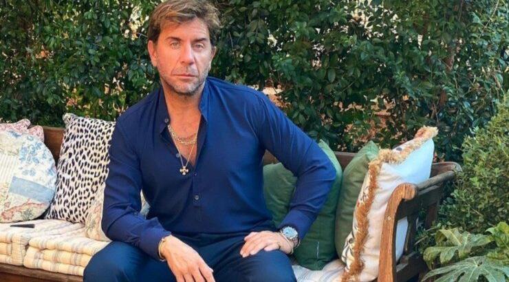 Γιώργος Μαζωνάκης: H δωρεά που έκανε και μας συγκίνησε - Παραχώρησαν το όνομά του σε αίθουσα μουσικής [βίντεο]