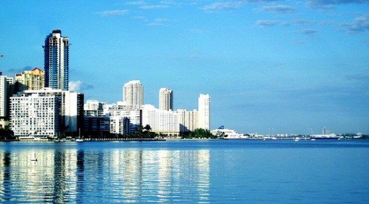 Μαϊάμι: Life on a beach