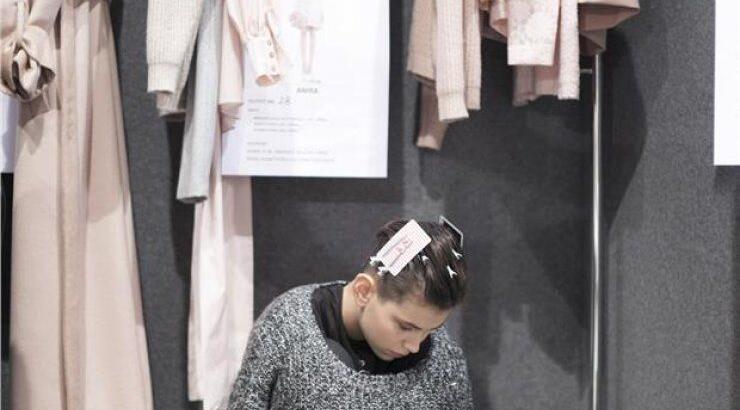 Δεν θα πιστεύετε ποια βιβλία διαβάζουν τα μοντέλα