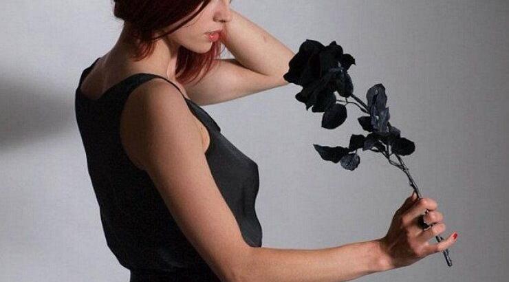  «Βουτιά» θανάτου για μοντέλο όταν έμαθαν οι γονείς της ότι είναι πόρνη πολυτελείας 