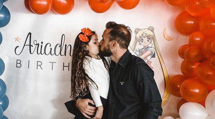 Ο Νεκτάριος Αλεξάνδρου χόρεψε ζεϊμπέκικο με την κόρη του Αριάδνη! [βίντεο]