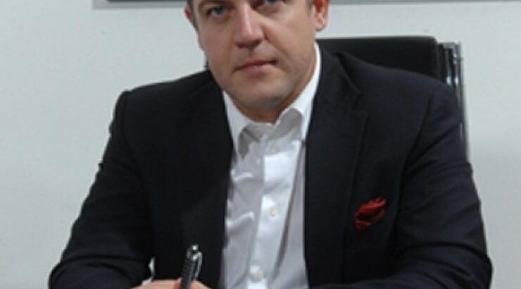 O διακεκριμένος πλαστικός χειρουργός, Δρ. Αθανάσιος Αθανασίου μας μιλάει για το baby botox...