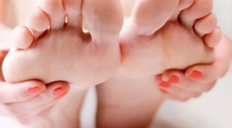 Δυσοσμία ποδιών: Τι σημαίνει και τι να κάνετε  