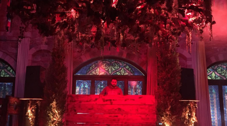 Κοσμικό πάρτι βγαλμένο από τον Μεσαίωνα!