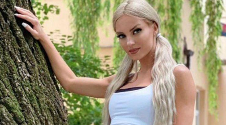 Τζούλια Νόβα: Ποζάρει στα social media με μπικίνι και αναστατώνει