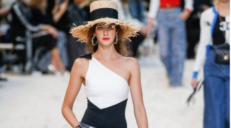 Αυτό το τοπ επιστρέφει από τα 90’ς και μπαίνει ξανά στην γκαρνταρόμπα μας