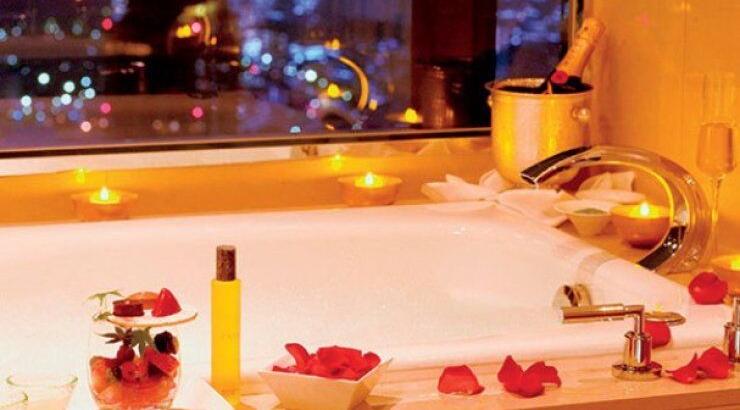 5 tips για να χαλαρώσετε στο μπάνιο σας