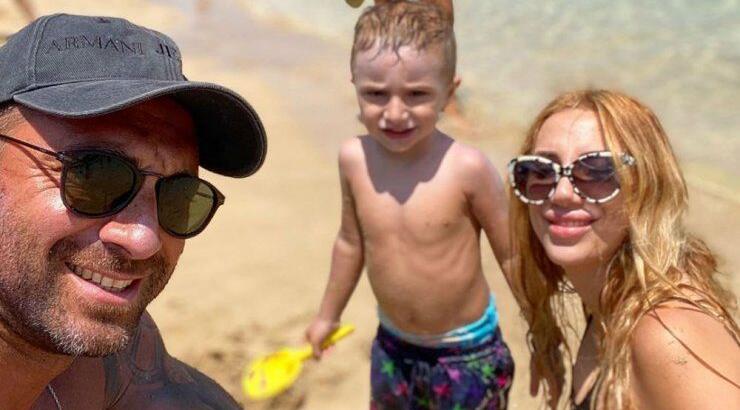 Κυριάκος Πελεκάνος: Απαθανατίζει τη σύζυγό του να παίζει στον παιδότοπο μαζί με τον γιο τους [βίντεο]