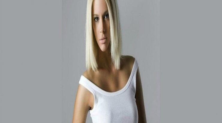 Ρία Αντωνίου: Έριξε το... instagram με τη σέξι πόζα της με μαγιό