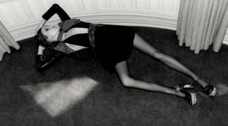  Saint Laurent: Η φωτογραφία που απαγορεύτηκε στη Μ. Βρετανία