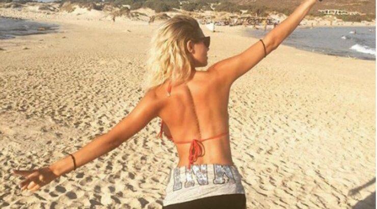 Ελληνίδα τραγουδίστρια είναι 7,5 μηνών έγκυος και δεν το έχει πάρει κανείς χαμπάρι