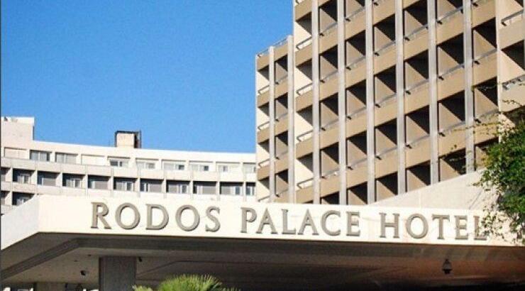 Ποιος είπε ότι χώρισαν; Διακοπές στη Ρόδο για το ζευγάρι της ελληνικής showbiz