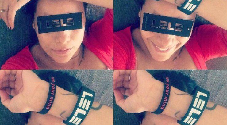 Ελληνίδα ηθοποιός ανεβαίνει τα σκαλιά της εκκλησίας λίγο πριν γίνει μητέρα