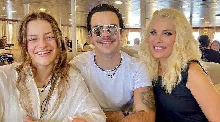 Γαία Μερκούρη: Η έντονη αμηχανία της όταν ρωτήθηκε για την πεθερά της Ελένη Μενεγάκη [βίντεο]