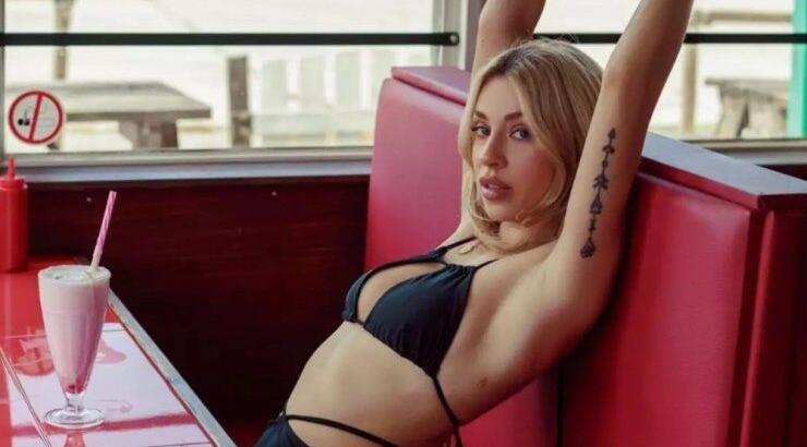 Γαρυφαλλιά Καληφώνη: Φωτογραφήθηκε ως Barbie χήρα και έκλεψε τις εντυπώσεις [εικόνες]