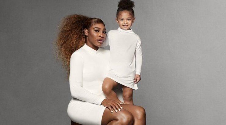 H Serena Williams και η κόρη της με το ίδιο φούξια μαγιό