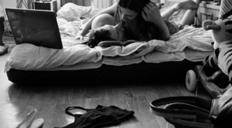 Τα μεγαλύτερα ψέματα που σου λέει ένας άντρας για να σε “ρίξει” στο κρεβάτι