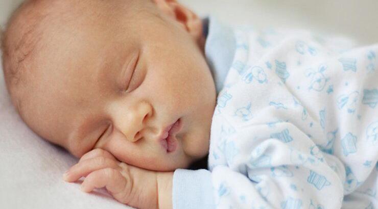 Τα παιδιά που κοιμούνται σε ξεχωριστά δωμάτια με τους γονείς τους πάνε στο κρεβάτι πιο νωρίς!