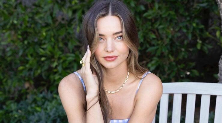 Fake dimples: Τα "ψεύτικα λακκάκια" είναι το νέο make-up trend που θα γλυκάνει την εμφάνιση σου