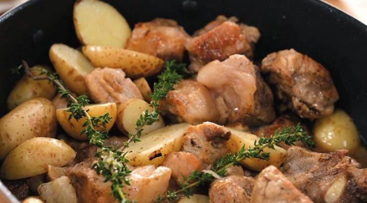 Σπάλα χοιρινή στη γάστρα