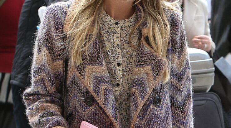 Στο Παρίσι για να βρει το νυφικό της [εικόνες]